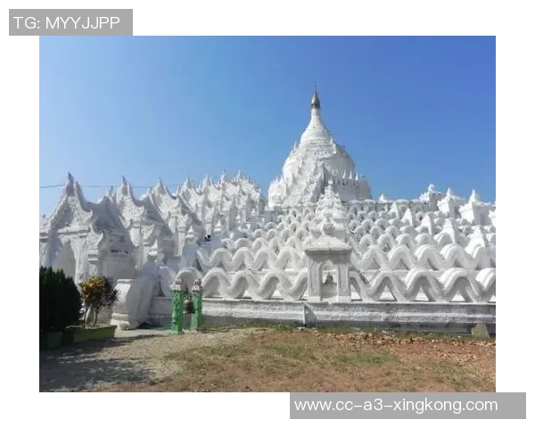 在迪拜商场偶遇巴尔德吾米提江与U22全员共游哈利法塔的奇妙之旅